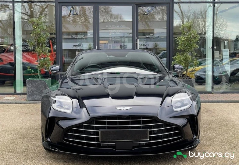 Aston Martin Vantage Black