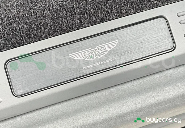 Aston Martin Vantage Black