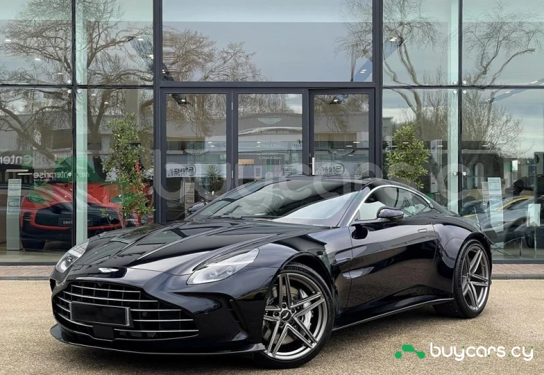 Aston Martin Vantage Black