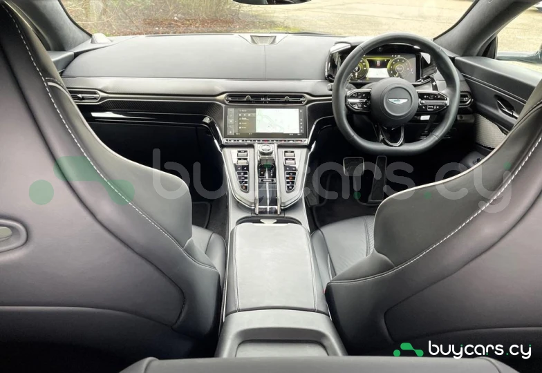 Aston Martin Vantage Black