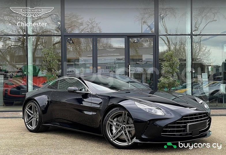 Aston Martin Vantage Black