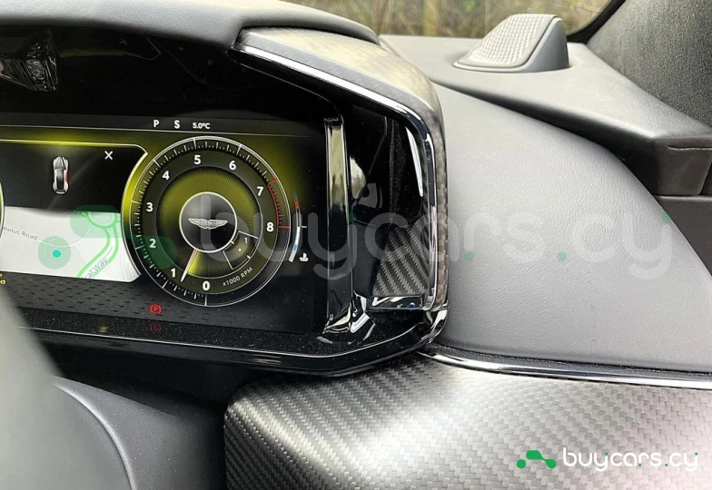 Aston Martin Vantage Black