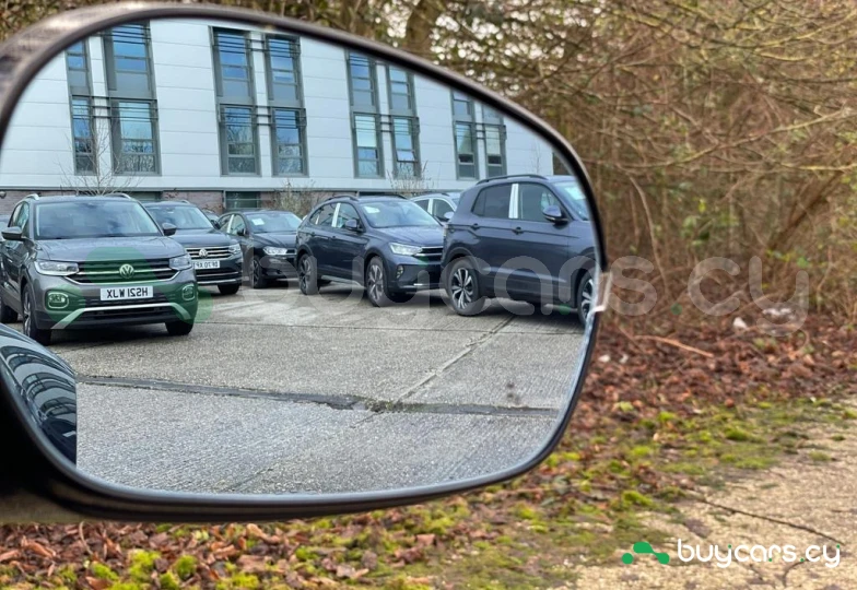 Aston Martin Vantage Black