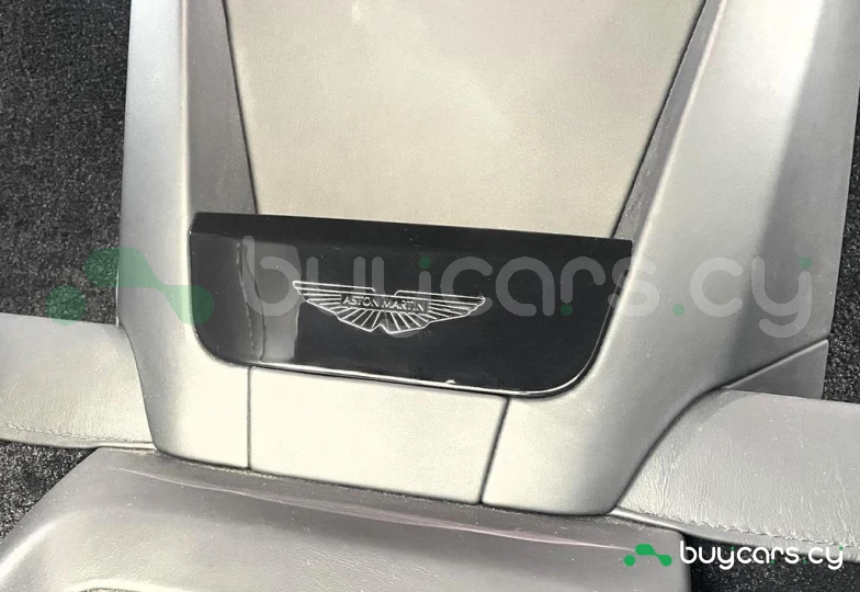 Aston Martin Vantage Black