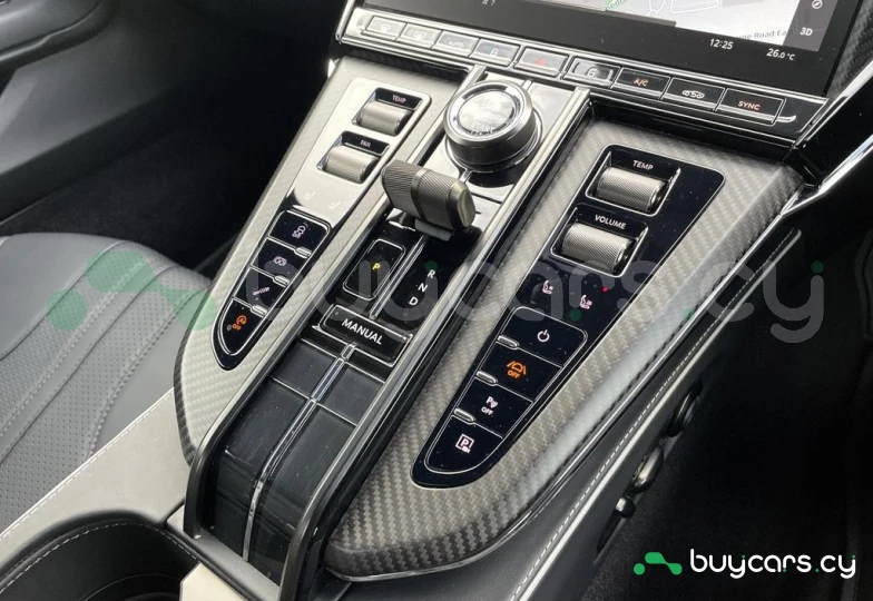 Aston Martin Vantage Black