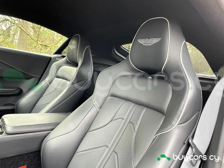 Aston Martin Vantage Black