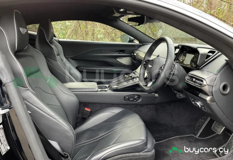 Aston Martin Vantage Black