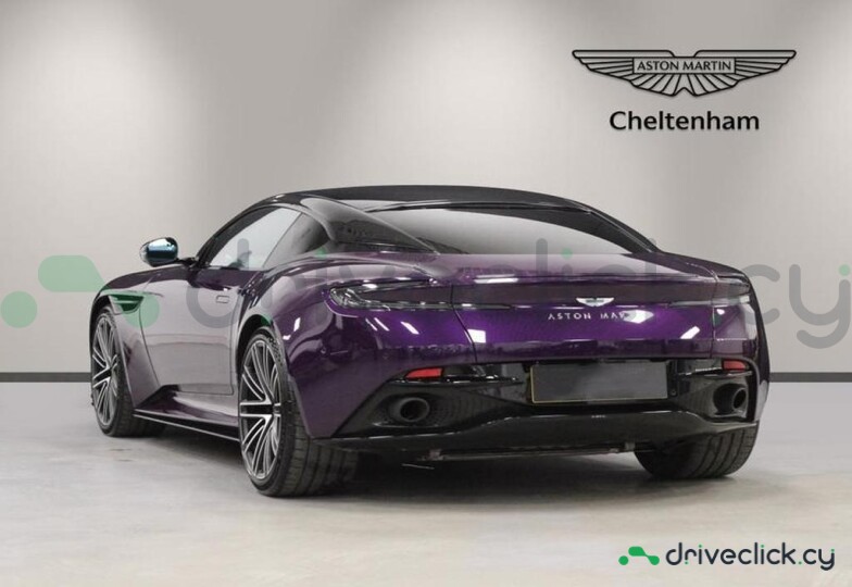 Aston Martin DB12 Фиолетовый