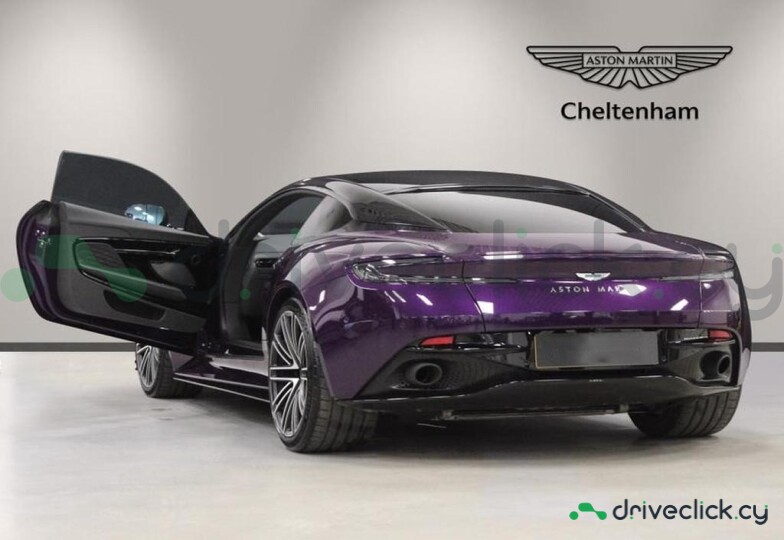 Aston Martin DB12 Фиолетовый