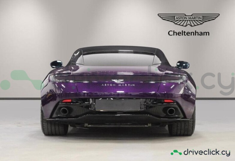 Aston Martin DB12 Фиолетовый