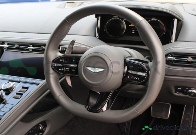 Aston Martin DB12 Фиолетовый