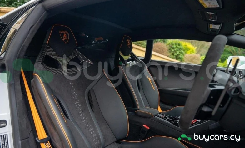 Lamborghini Huracan Белый