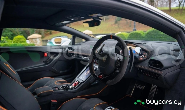 Lamborghini Huracan Белый