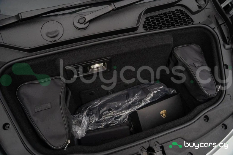 Lamborghini Huracan Белый