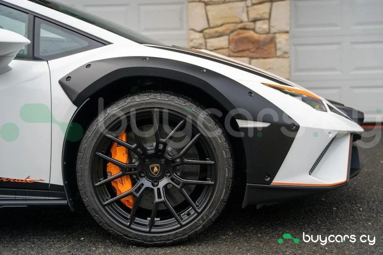 Lamborghini Huracan Белый