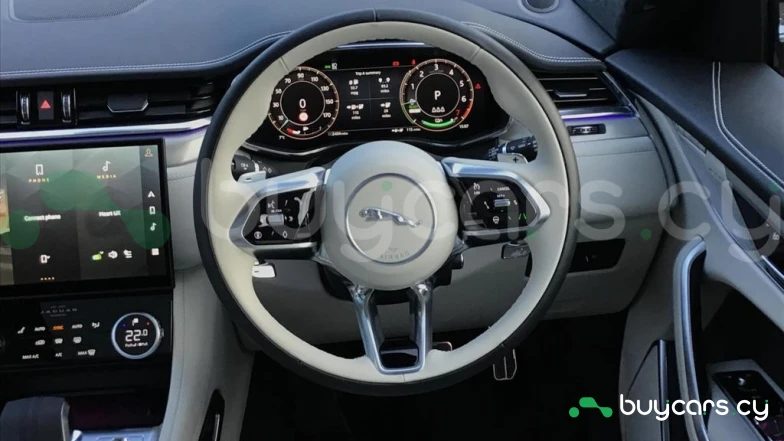 Jaguar F-Pace Черный