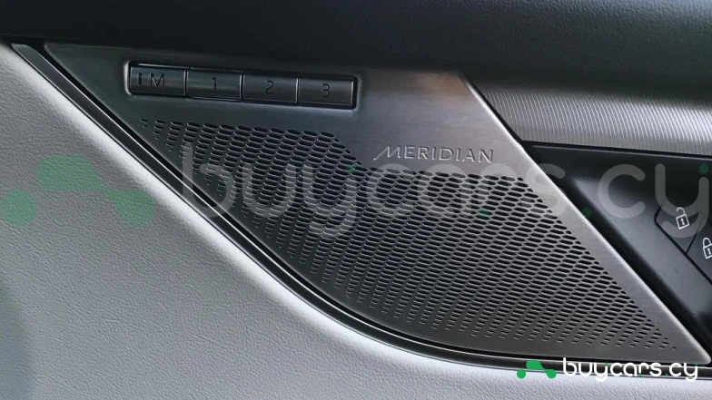 Jaguar F-Pace Черный