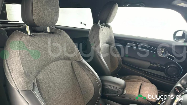 Mini Hatch Черный