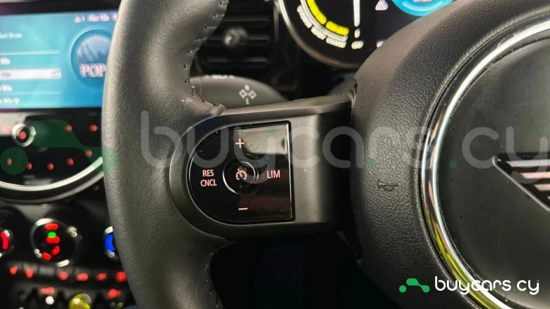 Mini Hatch Черный