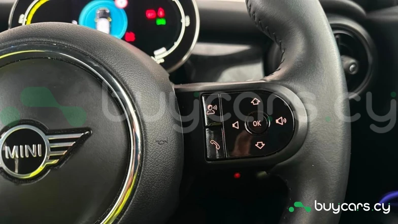 Mini Hatch Черный