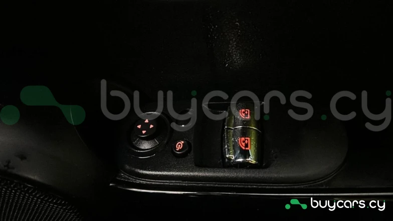 Mini Hatch Черный