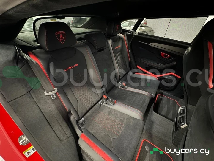 Lamborghini Urus Красный