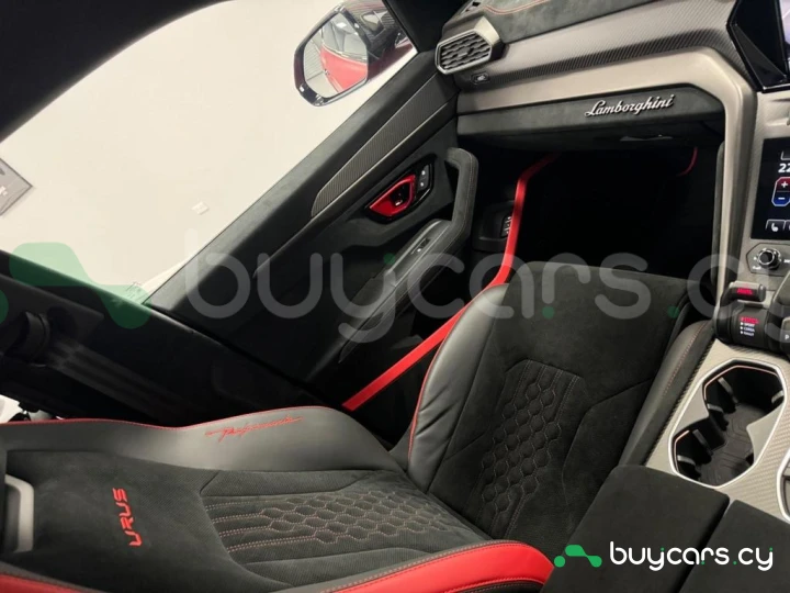 Lamborghini Urus Красный
