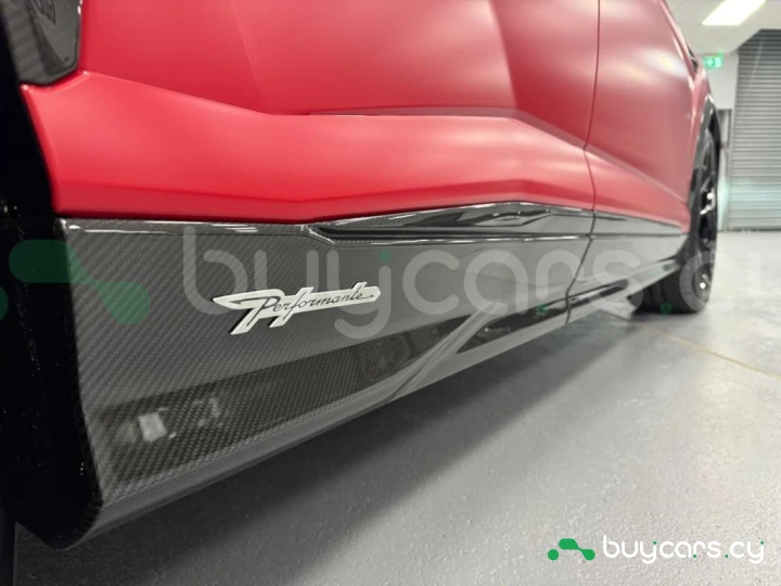 Lamborghini Urus Красный