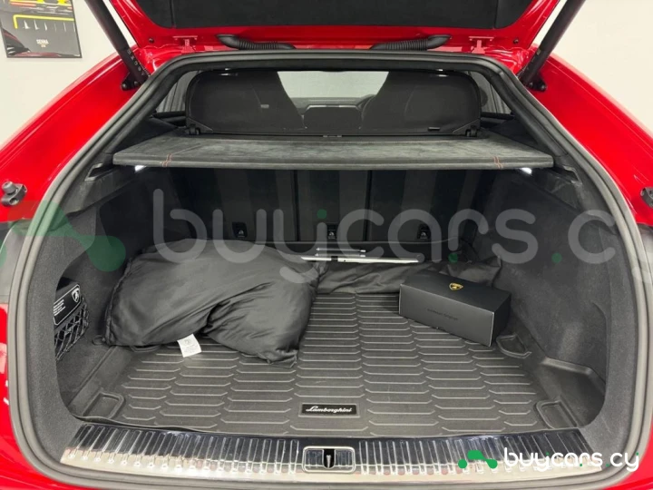 Lamborghini Urus Красный