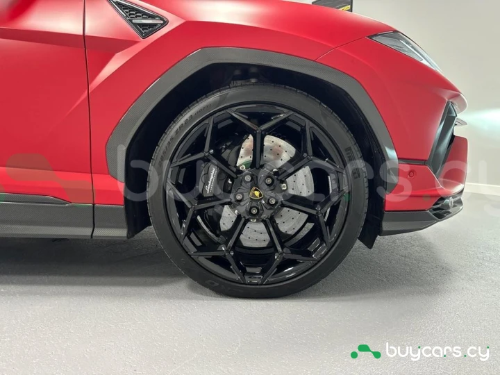 Lamborghini Urus Красный