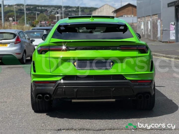 Lamborghini Urus Зеленый