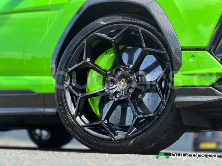 Lamborghini Urus Зеленый