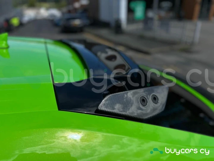 Lamborghini Urus Зеленый