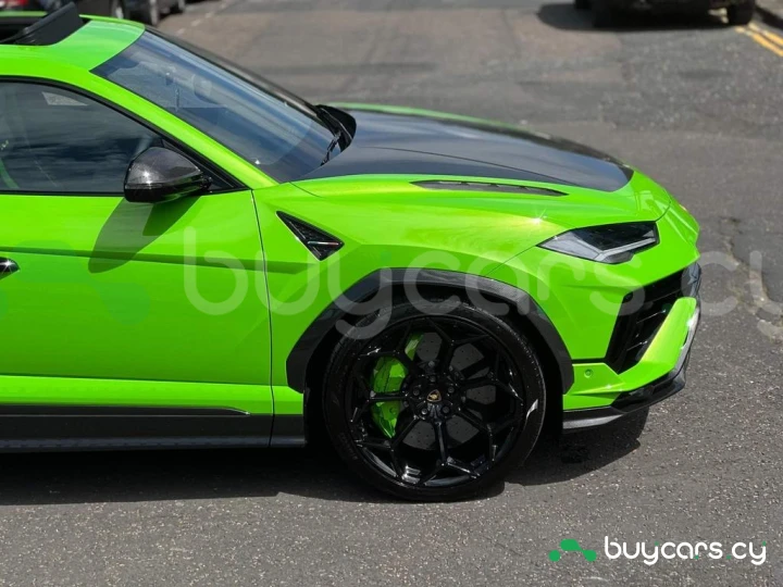 Lamborghini Urus Зеленый