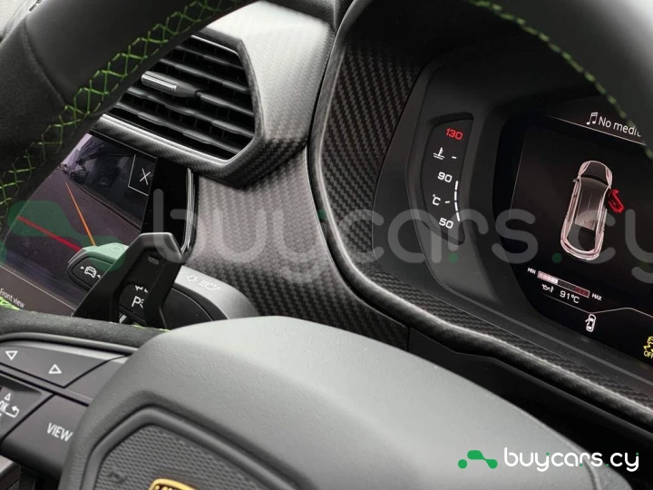 Lamborghini Urus Зеленый