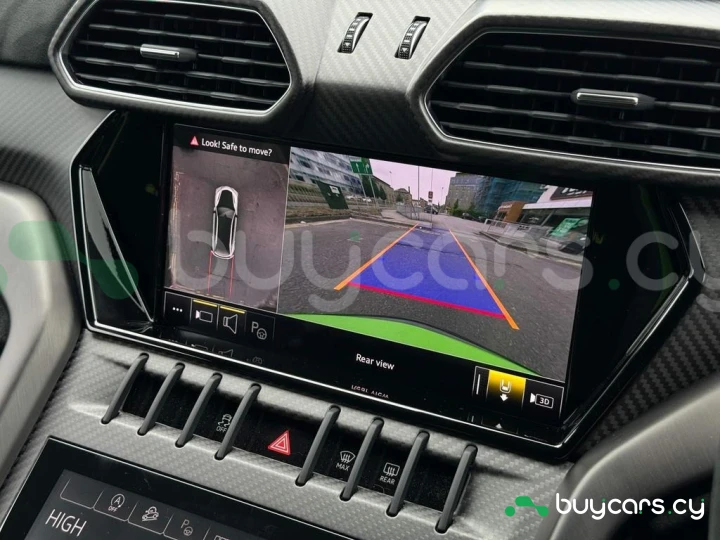 Lamborghini Urus Зеленый