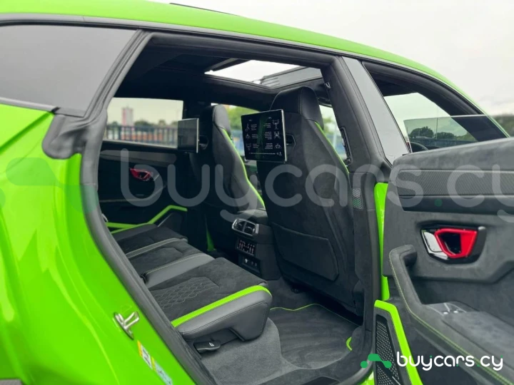 Lamborghini Urus Зеленый