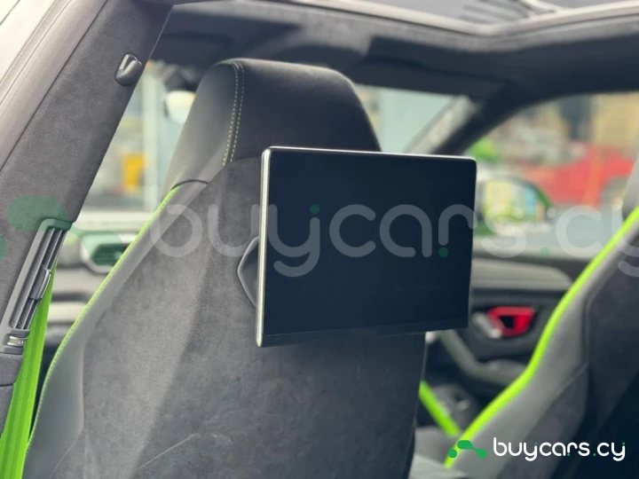 Lamborghini Urus Зеленый