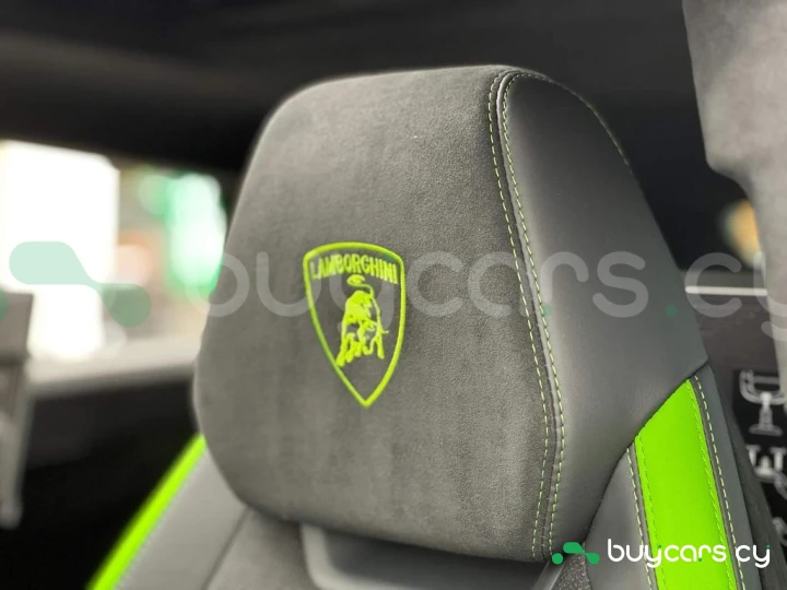 Lamborghini Urus Зеленый