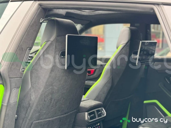 Lamborghini Urus Зеленый