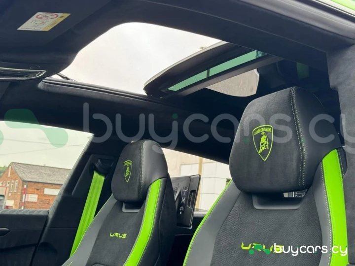 Lamborghini Urus Зеленый