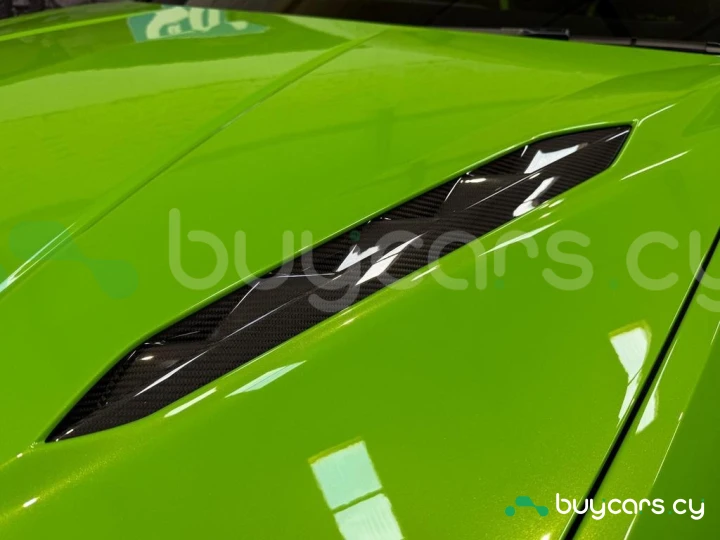 Lamborghini Urus Green