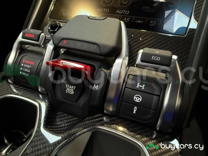 Lamborghini Urus Green