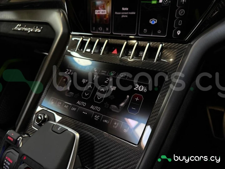 Lamborghini Urus Green