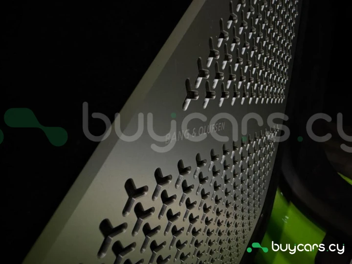 Lamborghini Urus Green