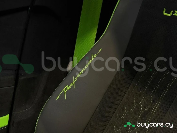 Lamborghini Urus Green