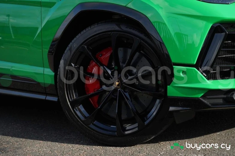 Lamborghini Urus Зеленый
