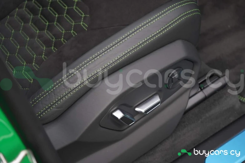 Lamborghini Urus Зеленый