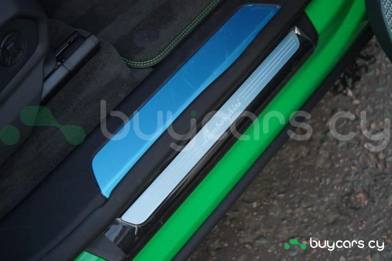 Lamborghini Urus Зеленый