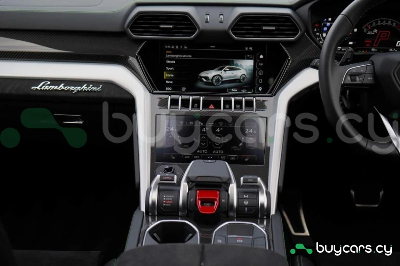 Lamborghini Urus Зеленый